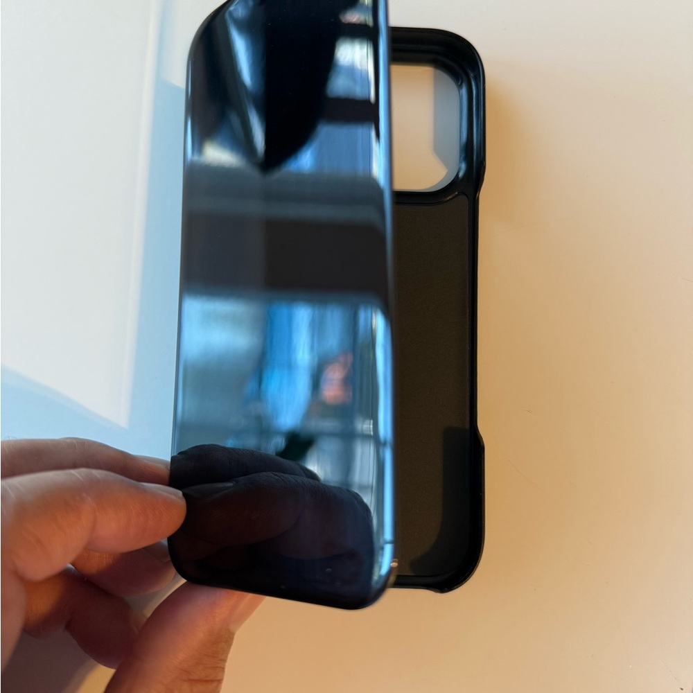 iPhone 16 Pro Protection Case - Picture 2 of 5